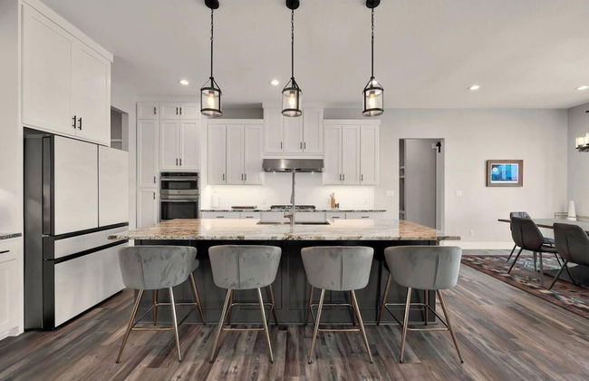 New Luxury Texas Farmhouse - Photo 45