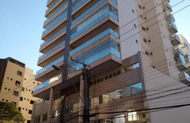 Edf Gil Nogueira-Praia Morro-Guarapari-3º Andar-APTO FTE-SOL MANHA-Piscina-Sauna-02 quartos com Ar -TV Tela Plana-Wi-Fi-Varanda Gourmet -Tela de Proteção - Purificador Água-Airfray-Dois elevadores-01 Garagem-Portaria 24 horas-50 mts da Praia do Morro - Photo 1