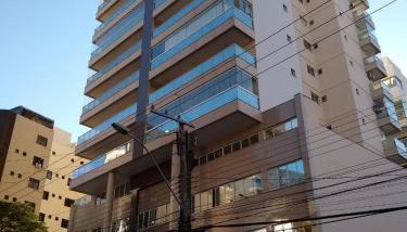 Edf Gil Nogueira-Praia Morro-Guarapari-3º Andar-APTO FTE-SOL MANHA-Piscina-Sauna-02 quartos com Ar -TV Tela Plana-Wi-Fi-Varanda Gourmet -Tela de Proteção - Purificador Água-Airfray-Dois elevadores-01 Garagem-Portaria 24 horas-50 mts da Praia do Morro - Foto 1