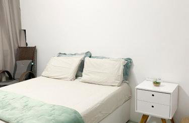 Excelente localização - Frente ao metrô - Foto 1