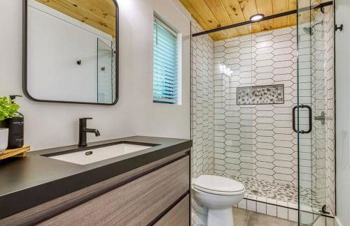 Peaceful Smoky Treehouse| Hot Tub • Hammock • Deck - Foto 18