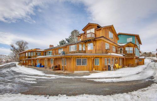 Spacious Yellowstone River Retreat with Trails! - Foto 1