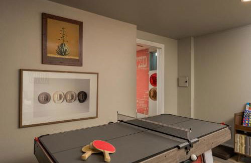 NEW Modern, Luxury Home with Hot Tub, Gym, Sauna, and 12 Minutes to Denver - Foto 12