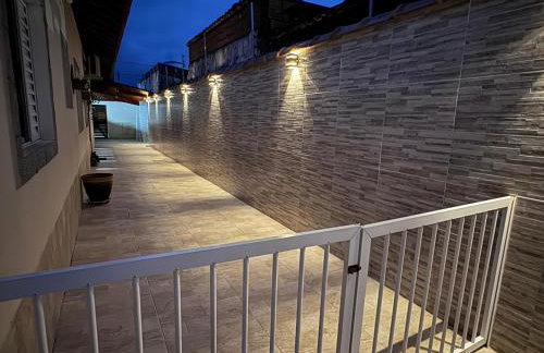 Casa com piscina garagem para 4 carros - Foto 5
