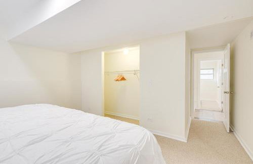 Walk to Lake Michigan Chicago Apt with Yard - Photo 14