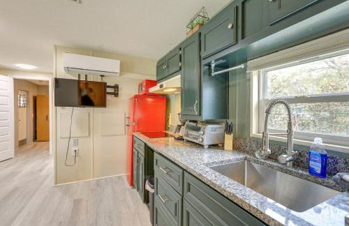 Morriston Getaway with Patio - Near HITS Farm! - Foto 7