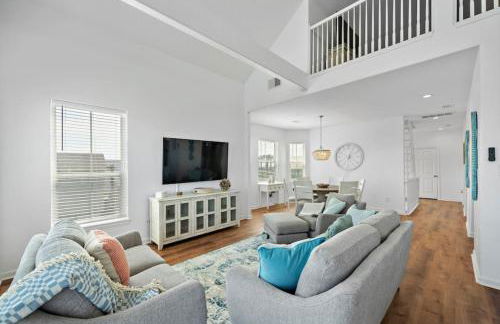 Beach House Located Steps from the Beach - Photo 16