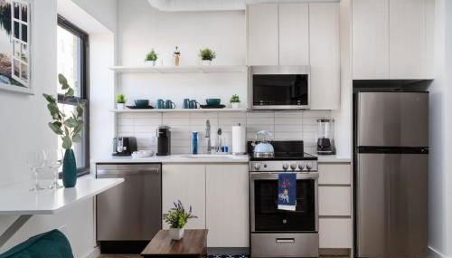 Elegant Stylish Loft Oasis Uptown Rooftop WFH Gym - Photo 5