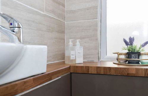 Central Saltburn 2 bed family apartment - Foto 18