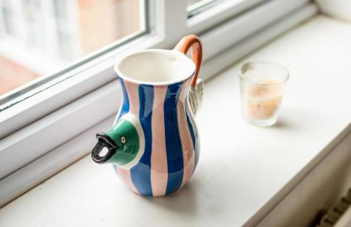 Loughton Hideaway: Cozy 1BD Near Tube & Nature - Foto 24