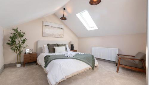 Cheltenham Loft - Photo 5