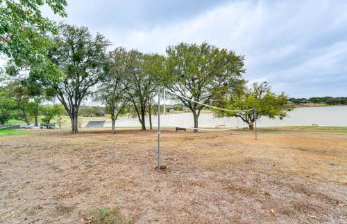 Lake Gem: Private Dock & Large Patio in Lewisville - Foto 29