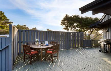 Half Block to Beach w/ Oceanview, Patio + Balcony The Shore Pine by Avantstay - Foto 58