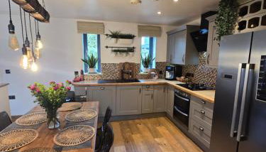 Anna's Place - Photo 1