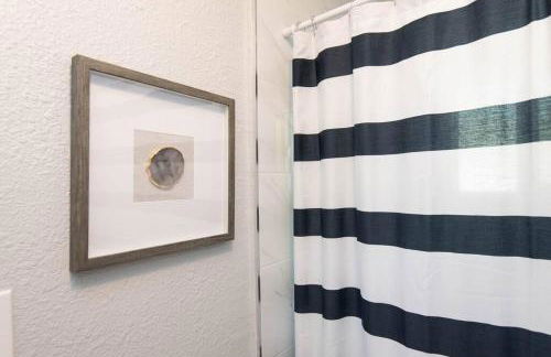 Lovely 2bedroom condo with free parking on premise - Foto 9