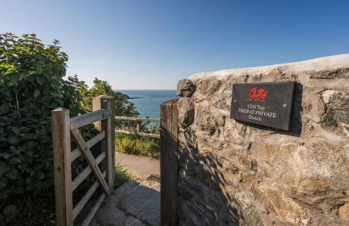 Cliff Top - Panoramic Sea Views with Spa & Hot Tub - Photo 10