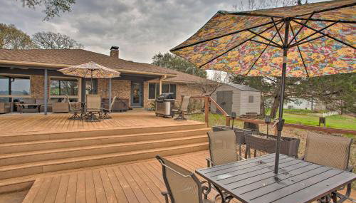 Roomy Texas Lake Retreat with Private Boat Ramp - Foto 2