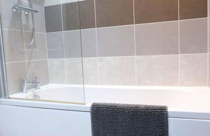 Spacious 4 Bedroom Home with Garden in Bedford - Foto 10