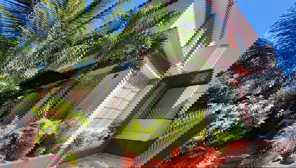 Aparthotel in Havana with garden - Photo 1