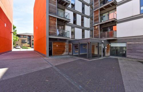 The Vizion serviced apartments from Pincott Properties - free parking, private balcony, and WiFi - Photo 39