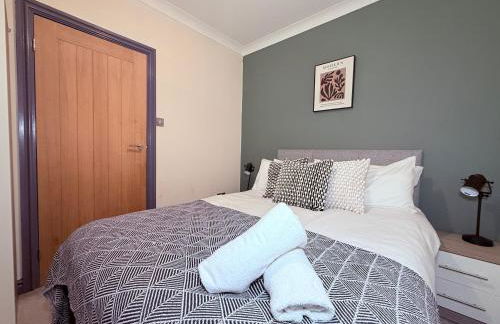 3BR Contractors Stay in Ammanford with Parking and Wi-Fi - Foto 1