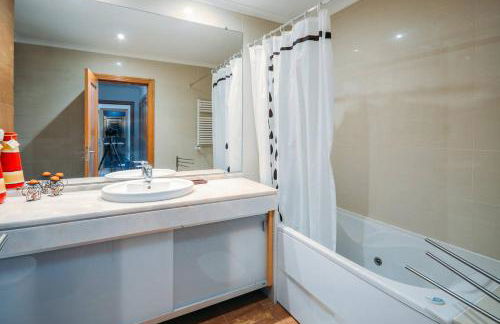 Fantastic Seaside Family Apartment with Pool - Foto 32