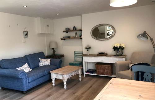 STABLES Stylish comfortable peaceful cottage with parking and outdoor space - Photo 61