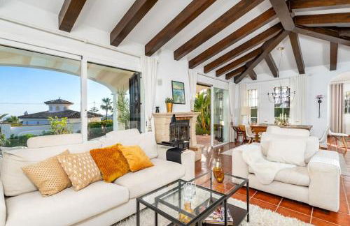 Urb Villa with pool by Costarentals- Ref 139 - Photo 13