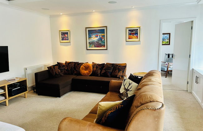 Crieff Armoury Luxury Self Catering Apartment - Foto 53