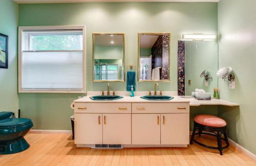 Modern Waterfront Home - 1 Mi to Cave Point Park! - Photo 19