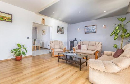 Cozy Apartment In Pilkovici With Wifi - Photo 32