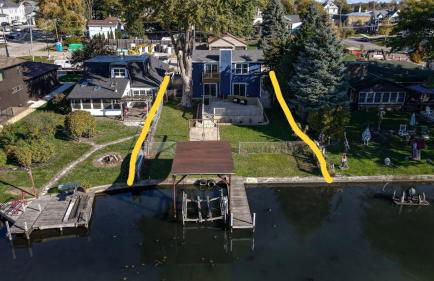 3BR 2BTH Waterfront Vacation Rental on Riverwalk to Downtown McHenry with Pier - Foto 60