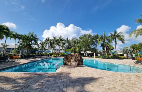 Lovely 2-Bedroom plus Den Condo in Greenlinks Resort - Photo 11