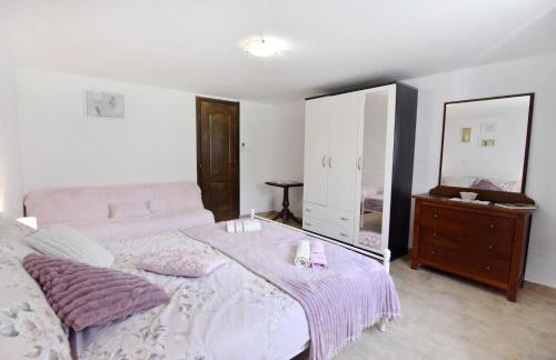 Villa with private pool and garden retreat - Foto 26