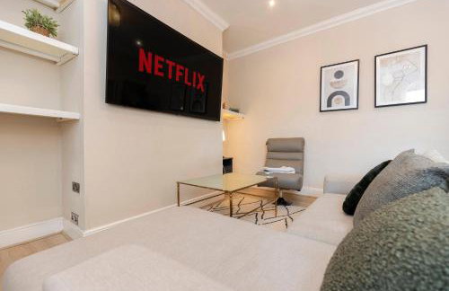 Bright & Comfortable 4-Bed Home 9 mins from Newcastle City Center - Free Parking - Foto 9