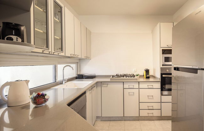 Chic 3BR Apt on the Beach by Sea N' Rent - Foto 12