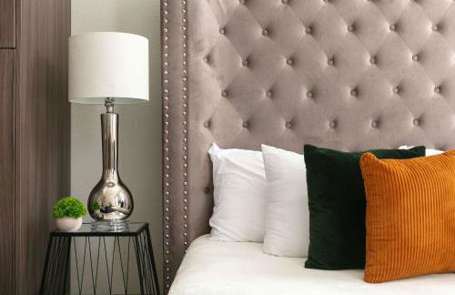 Bright 2BR Loft Sleeps 7 with Full Kitchen and Fast WiFi - Foto 23