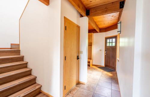 Stylish Deception Pass Retreat with Bay Views - Foto 14