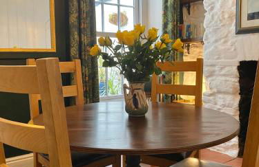 "FISHERMAN'S" Seconds from the Harbour & town centre with unlimited free parking nearby - Photo 14