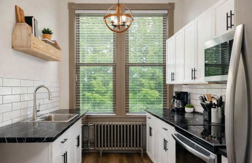 Large Luxury Downtown Loft - Walk to Everything Free Parking - Foto 1