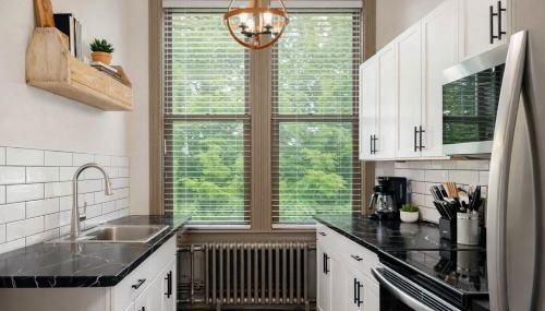 Large Luxury Downtown Loft - Walk to Everything Free Parking - Foto 1