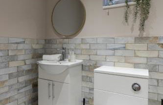 The Slipway Cabins with Hottub - Foto 52