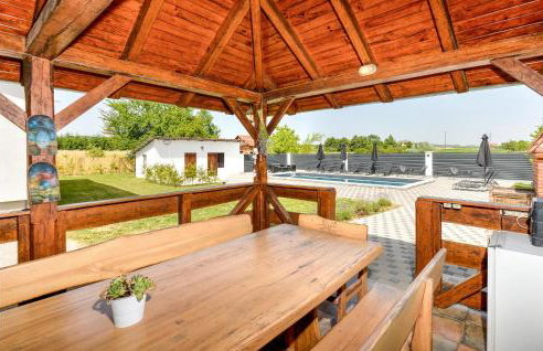 Gorgeous Home In Krizevci - Photo 17