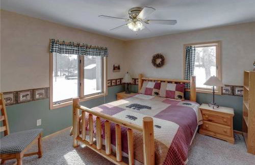 Large Log Home on Lake with Hot Tub - Foto 37