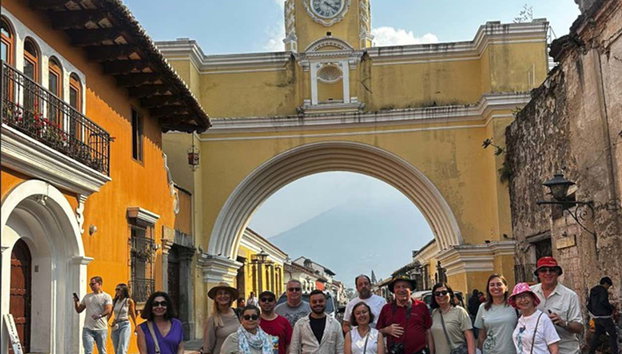 Excursion à Antigua Guatemala - Photo 2, Photo de groupe à Antigua Guatemala