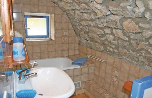 1 Bedroom Nice Apartment In La Beaume - Photo 12