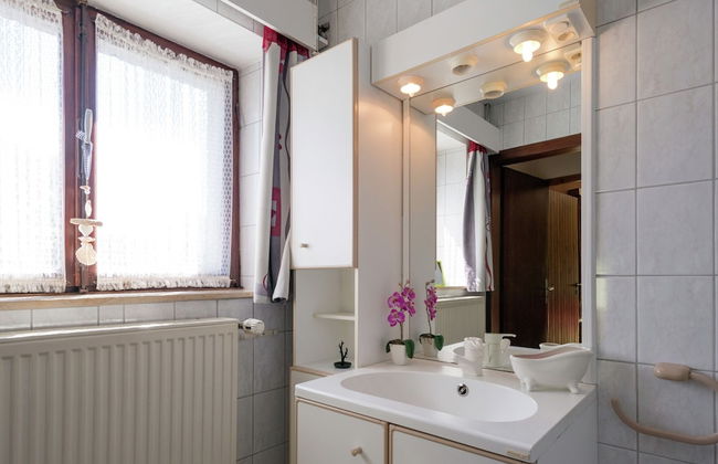 Spacious Holiday Home With Large Garden - Foto 23