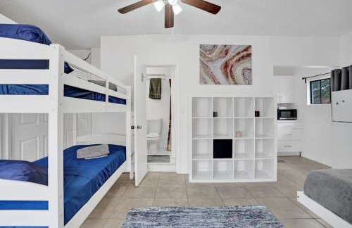 Central Stunning Villa with Heated Pool Cabana - Foto 26