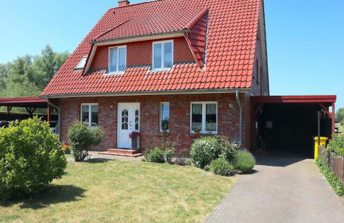 Family-Friendly Stay in Alt Bukow - Photo 1