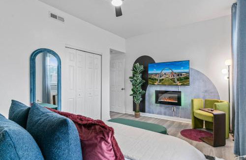 Abstract Haven | Stylish 1BR by Tower Grove - Photo 19